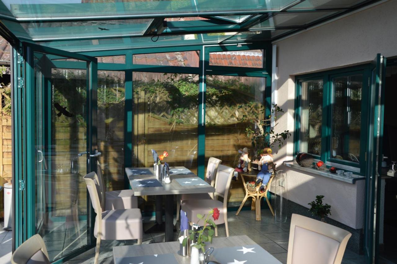 Pension Zum Yachthafen Варен Экстерьер фото